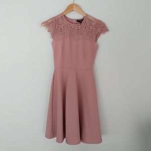 Lipsy London blush cocktail lace sleeves sz US 0
